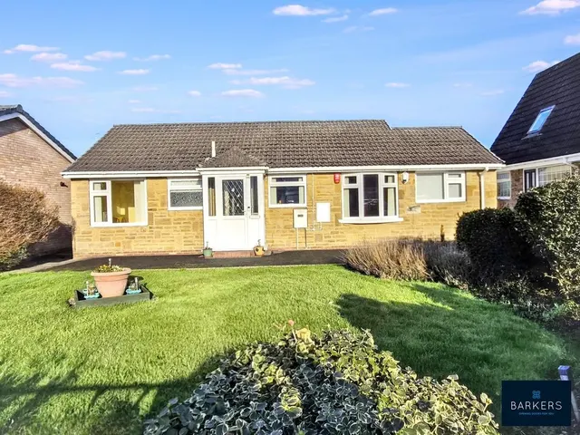Thirlmere Avenue, Wyke BD12 9DS, photo 1