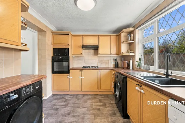 Roydon Close, Loughton, IG10, photo 2