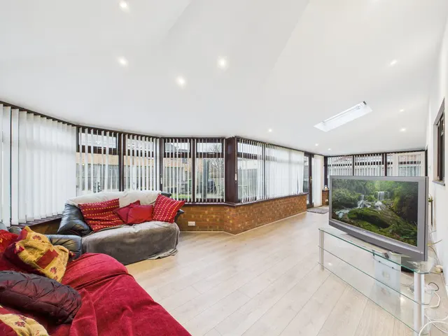 Townsend Croft, Telford, TF2, photo 3