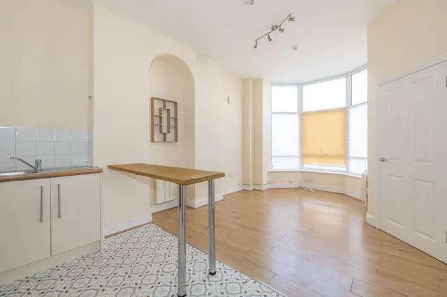 Cheriton Road, Folkestone, CT20, photo 2