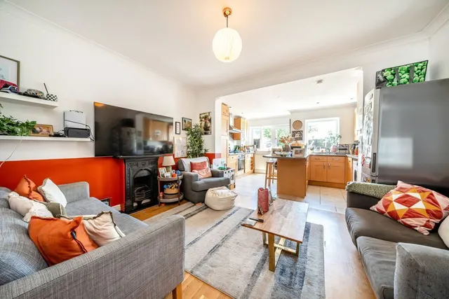 Linden Road, TW12, photo 2