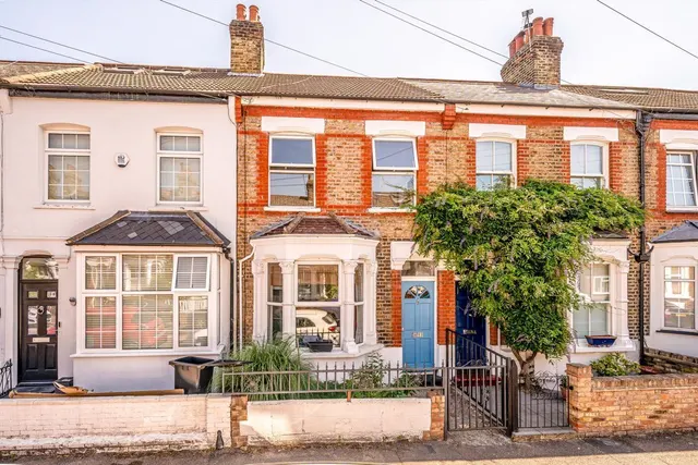 Linden Road, TW12, photo 1