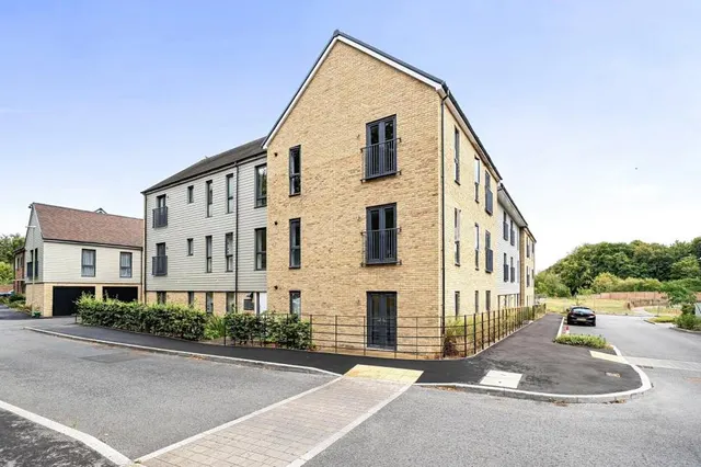 West Siding, Basingstoke, RG24, photo 1