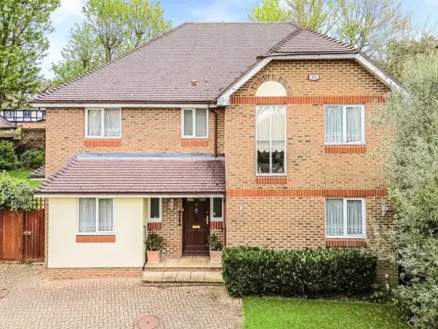 Campion Gardens, Woodford Green, IG8