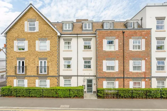 Bridge Street, Walton-On-Thames KT12 1AL, photo 1