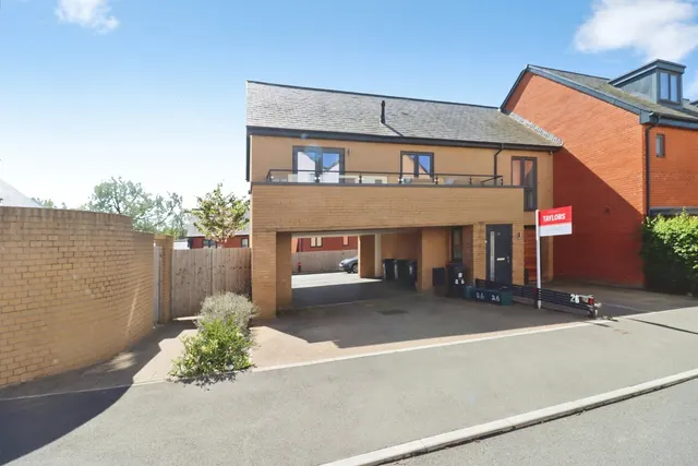 Photo 2 — Aspen Drive, Bristol, Gloucestershire, BS10