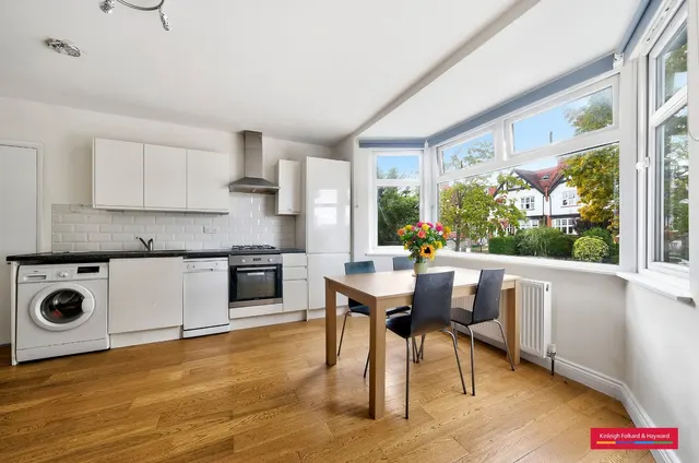 Photo 2 — Creighton Avenue, London, N10