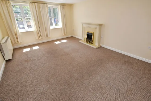 Photo 2 — Kinnerton Way