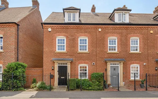 Greenkeepers Road, Great Denham, Bedford, photo 1