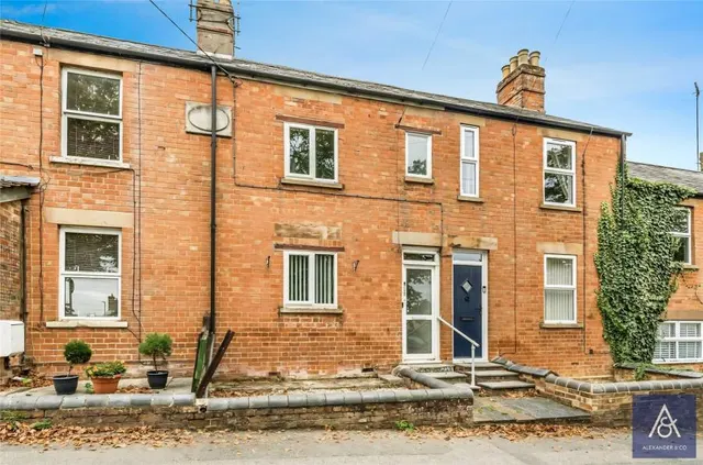 High Street, Brackley, NN13, photo 1