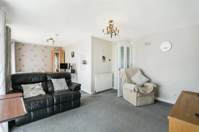Photo 2 — Dunbeath Drive, Glenrothes, Fife, KY7