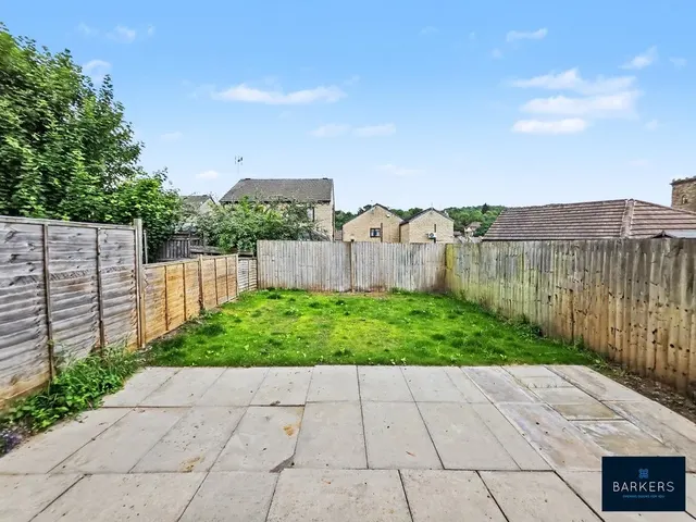 Photo 2 — Amber Street, Batley WF17 8HH