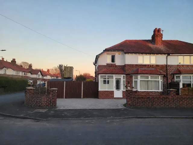 Malpas Drive, Timperley, photo 1
