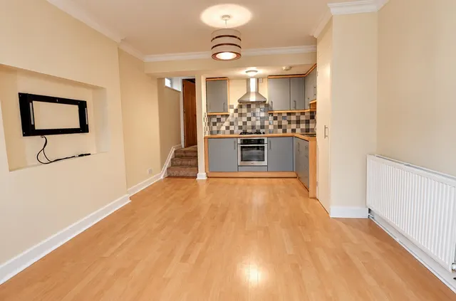 Totteridge Road, HP13, photo 2