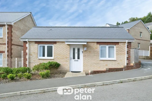 Nant Y Ffyrling Maesteg, CF34, photo 1