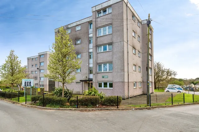 Summit Way, Southampton, photo 1