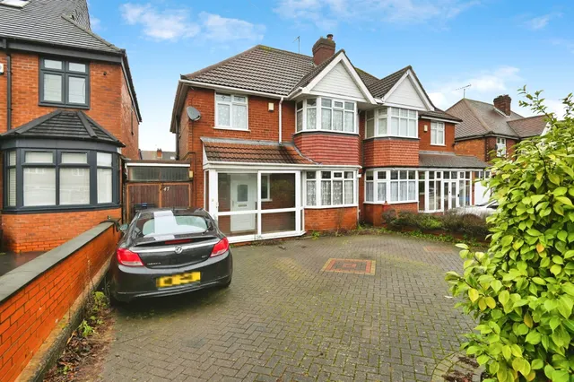 Sandhurst Avenue, Birmingham, B36, photo 1