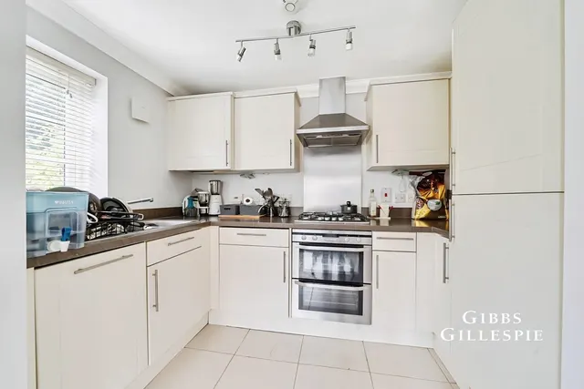 High Street, Rickmansworth Fees Apply, WD3, photo 3