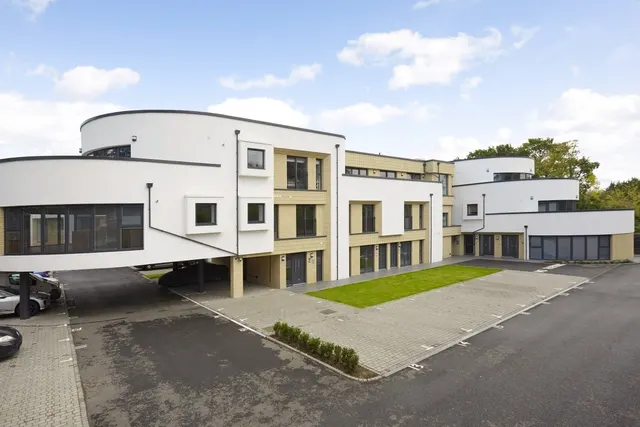 Court Lane, Epsom, KT19, photo 1