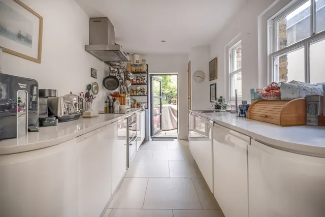 Photo 3 — Watts Lane, Teddington, TW11