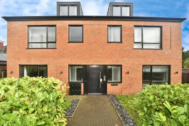 Elmers End Road, BR3, photo 1
