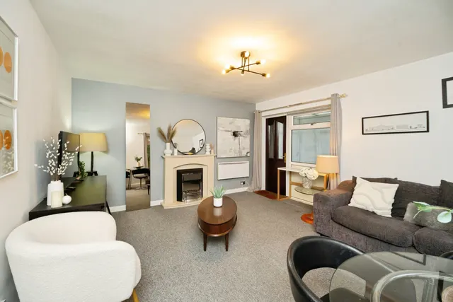 Queenshill Avenue, Leeds, LS17, photo 2