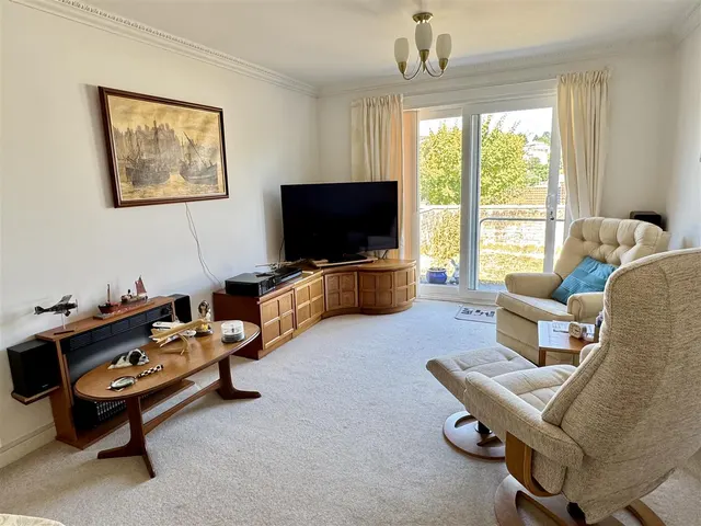 Trevarrick Road, St. Austell, photo 2
