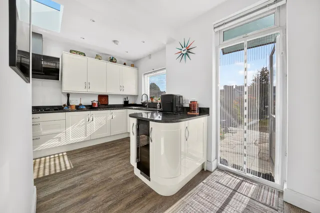 Broadmead Road, Woodford Green, IG8, photo 3