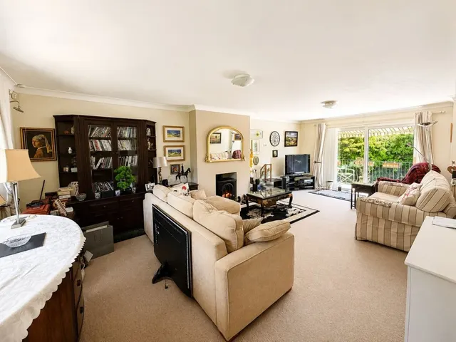 Cranleigh Close, Bexhill on Sea, photo 2