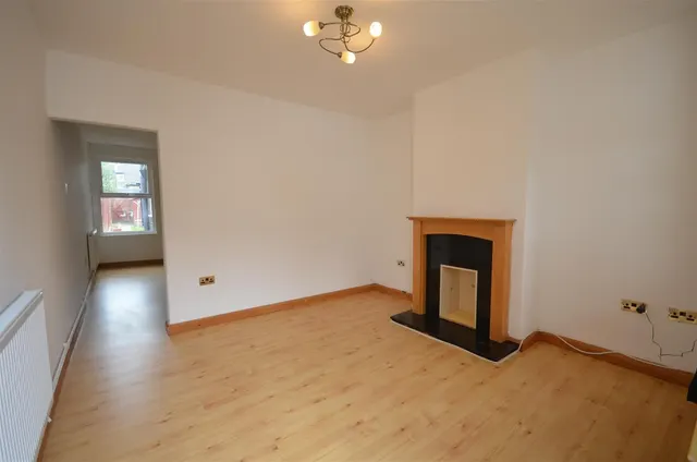 Photo 2 — Brightwell Road, Watford