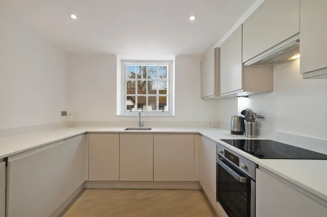 Station Approach, Tadworth, photo 1