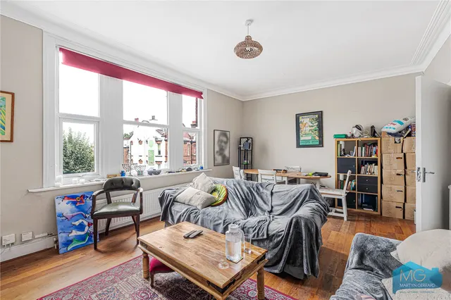 Ballards Lane, Finchley, N3, photo 3
