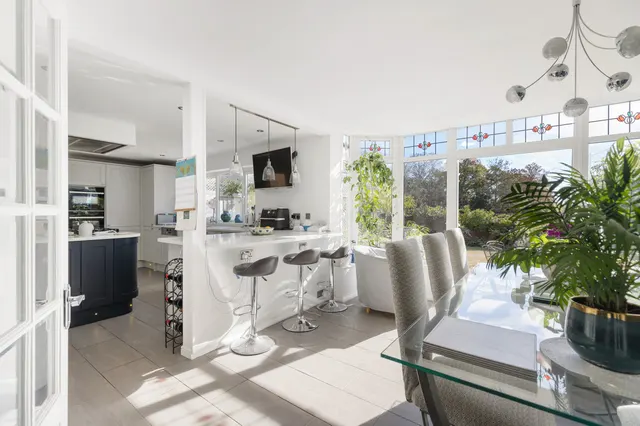 Bramwell Close, Sunbury-on-thames, TW16, photo 3