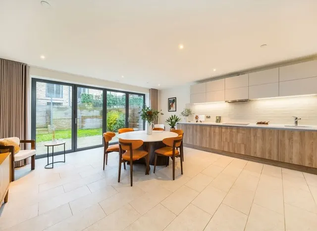Helena Close, Cambium, SW19, photo 3
