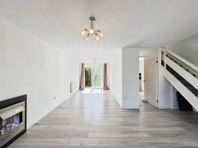 Photo 3 — Spinney Drive, Banbury, Oxfordshire, OX16