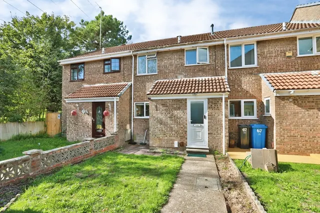 Bovington Close, Canford Heath, BH17, photo 1