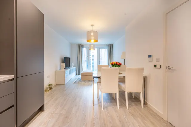 Photo 2 — Flat 123, Chamberlain Court, 16 Shipbuilding Way, London