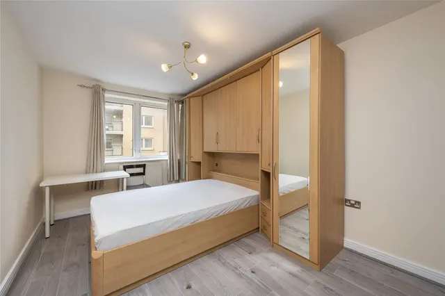 Newport Avenue, London, E14, photo 2