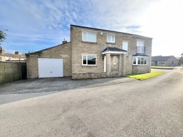 North View Road, Bradford, BD4, photo 1