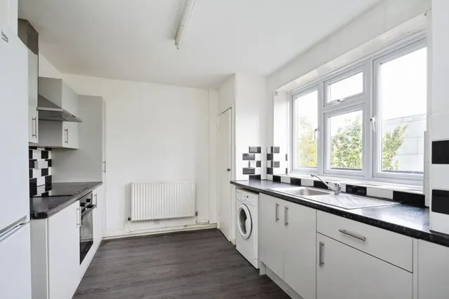 Frampton Park Road, London, E9, photo 2