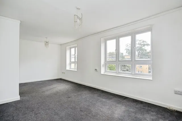 Frampton Park Road, London, E9, photo 3