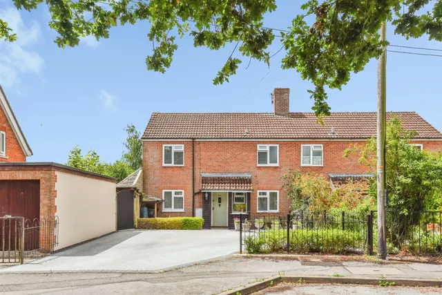 Oak Lane, Easterton, Devizes, photo 1