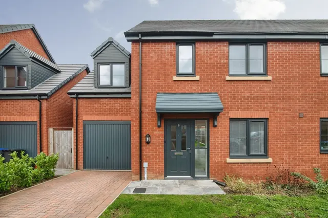 The Woodlands, Oldbury, B68, photo 1