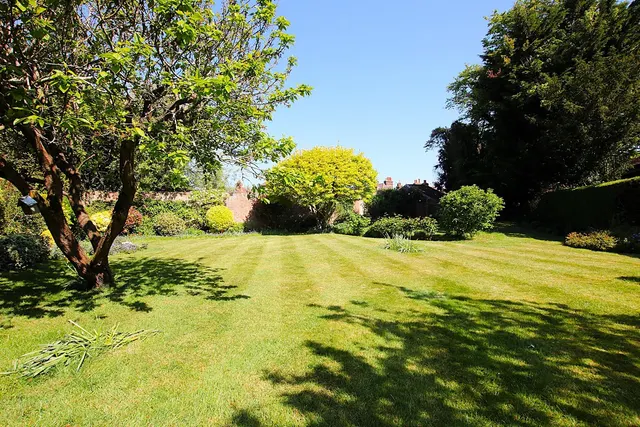 Rectory Close, Ashtead, KT21, photo 2