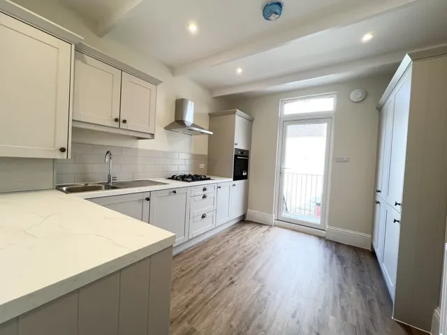 Brighton Road, South Croydon, Surrey, photo 1