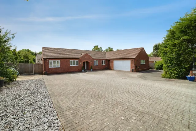 Photo 2 — Rose Cottage Drive, Huthwaite, Sutton-in-Ashfield, Nottinghamshire, NG17