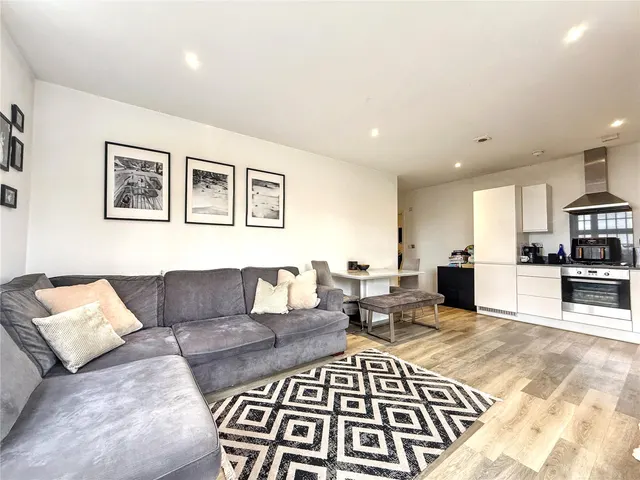 Photo 2 — Collison Avenue, Barnet, EN5 3BQ