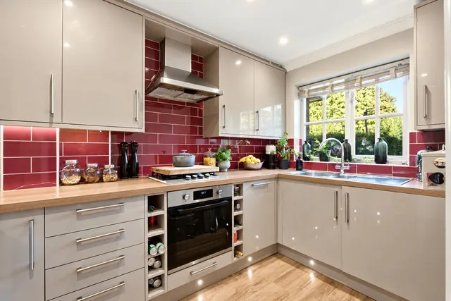 Riverbanks Close, Harpenden, AL5, photo 3