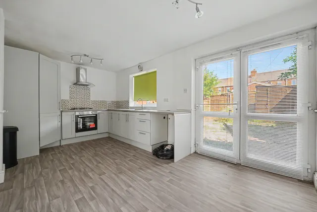 Photo 2 — Geoffrey Close, Coventry, CV2