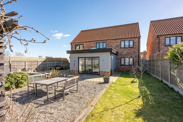 Bright and Spacious Home in Gayton, photo 1